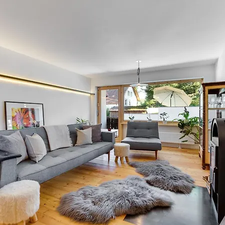 Boutique Mit Kamin Und Bergblick شقة بلايتشاخ