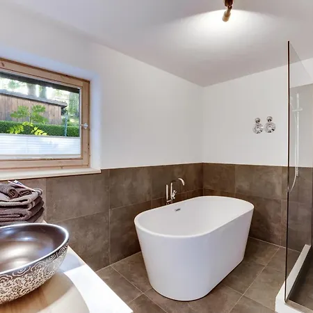 Boutique Mit Kamin Und Bergblick بلايتشاخ